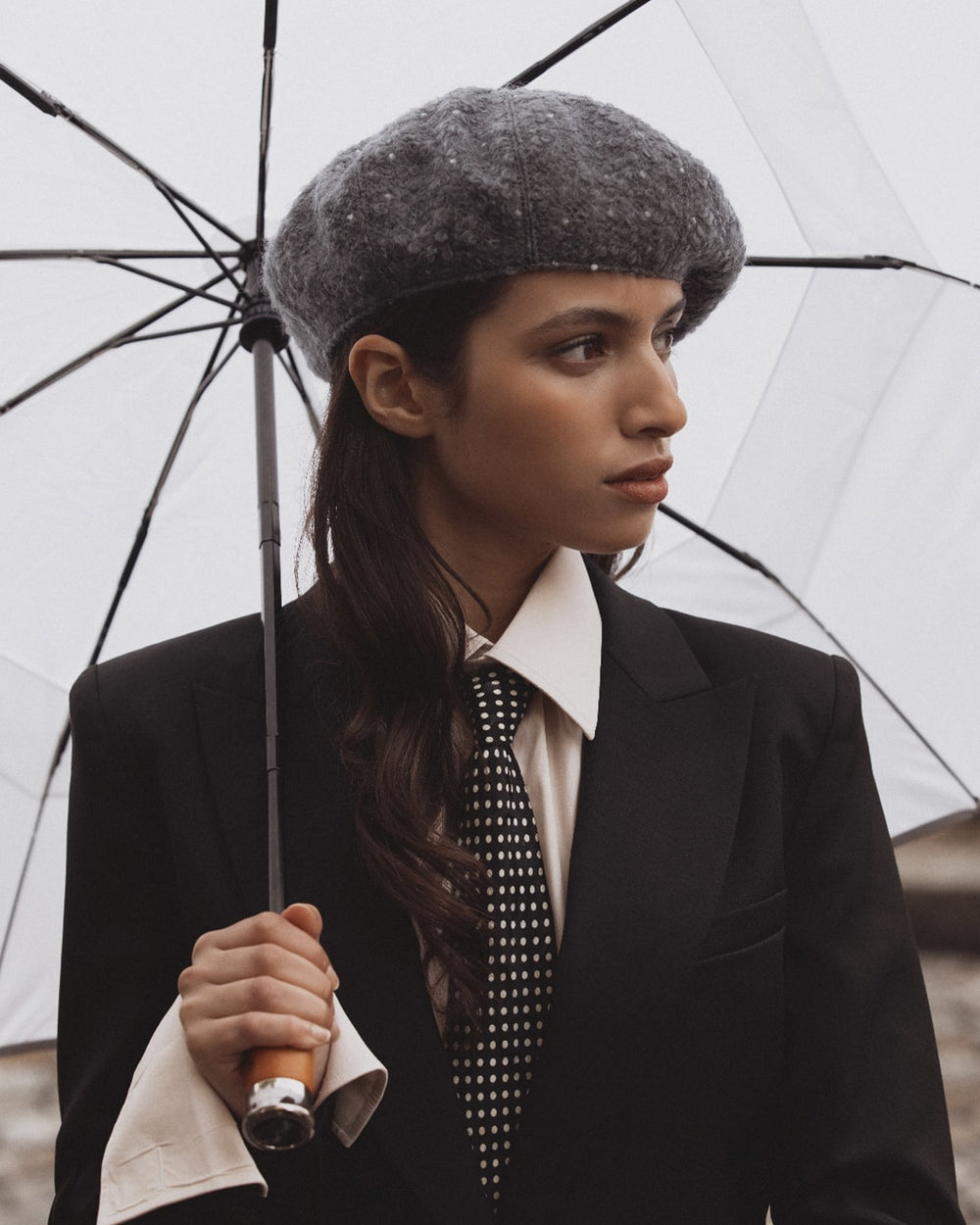 grey-bouclette-white