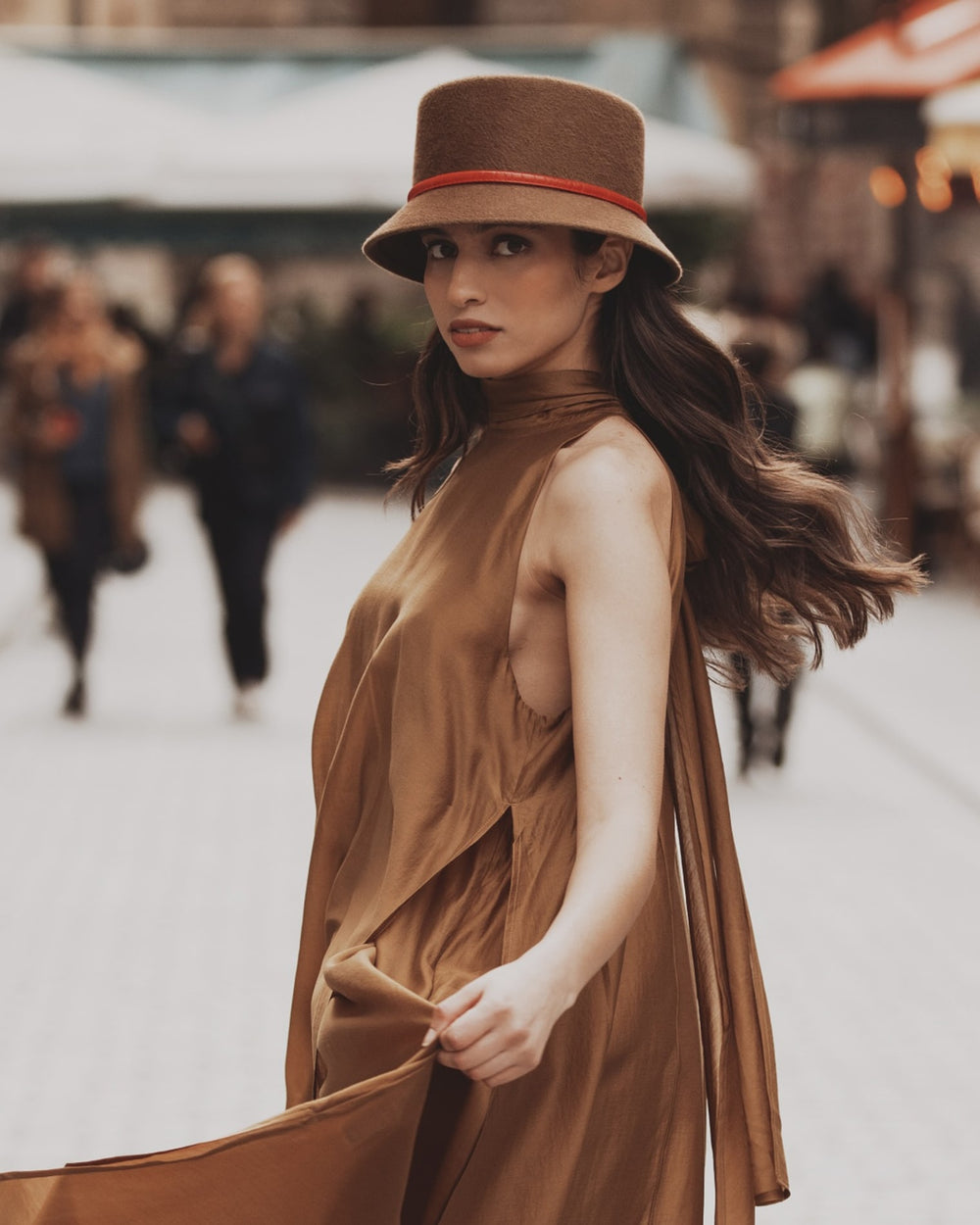 women wear felt-cuir brown