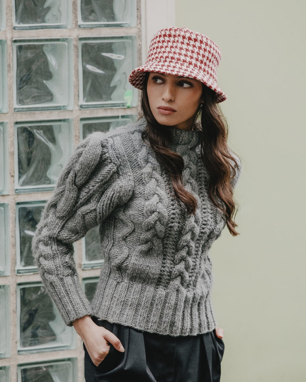 red-houndstooth
