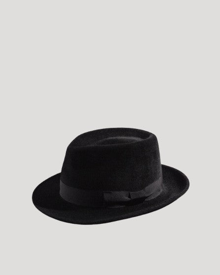 packshot black