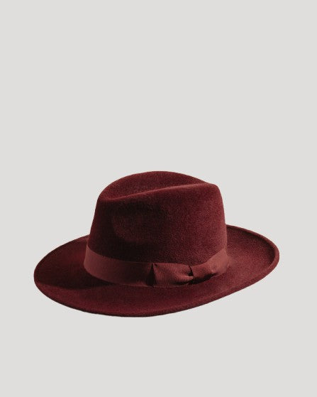 packshot burgundy