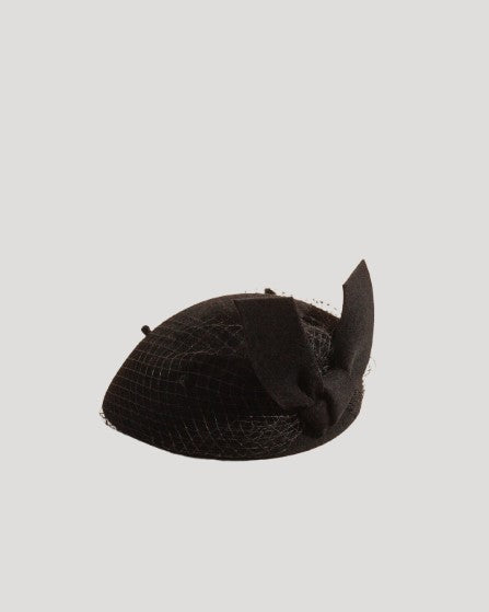 packshot black