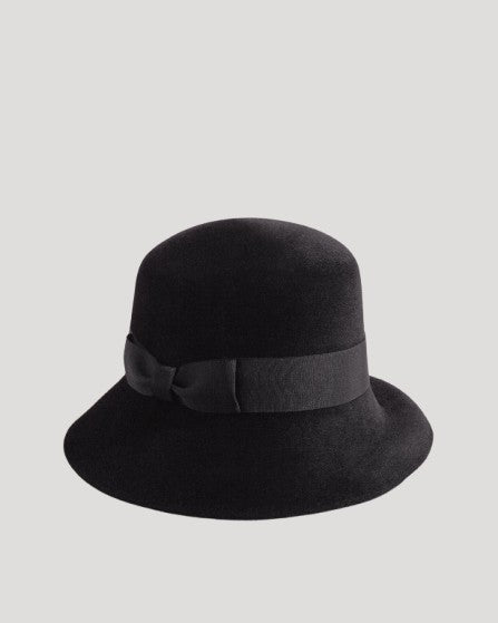 packshot black