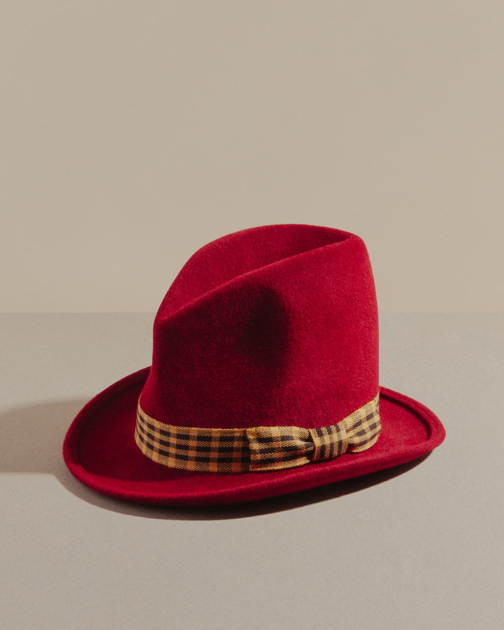 packshot cardinal-red