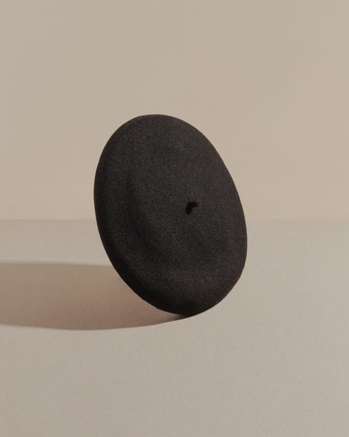 packshot black