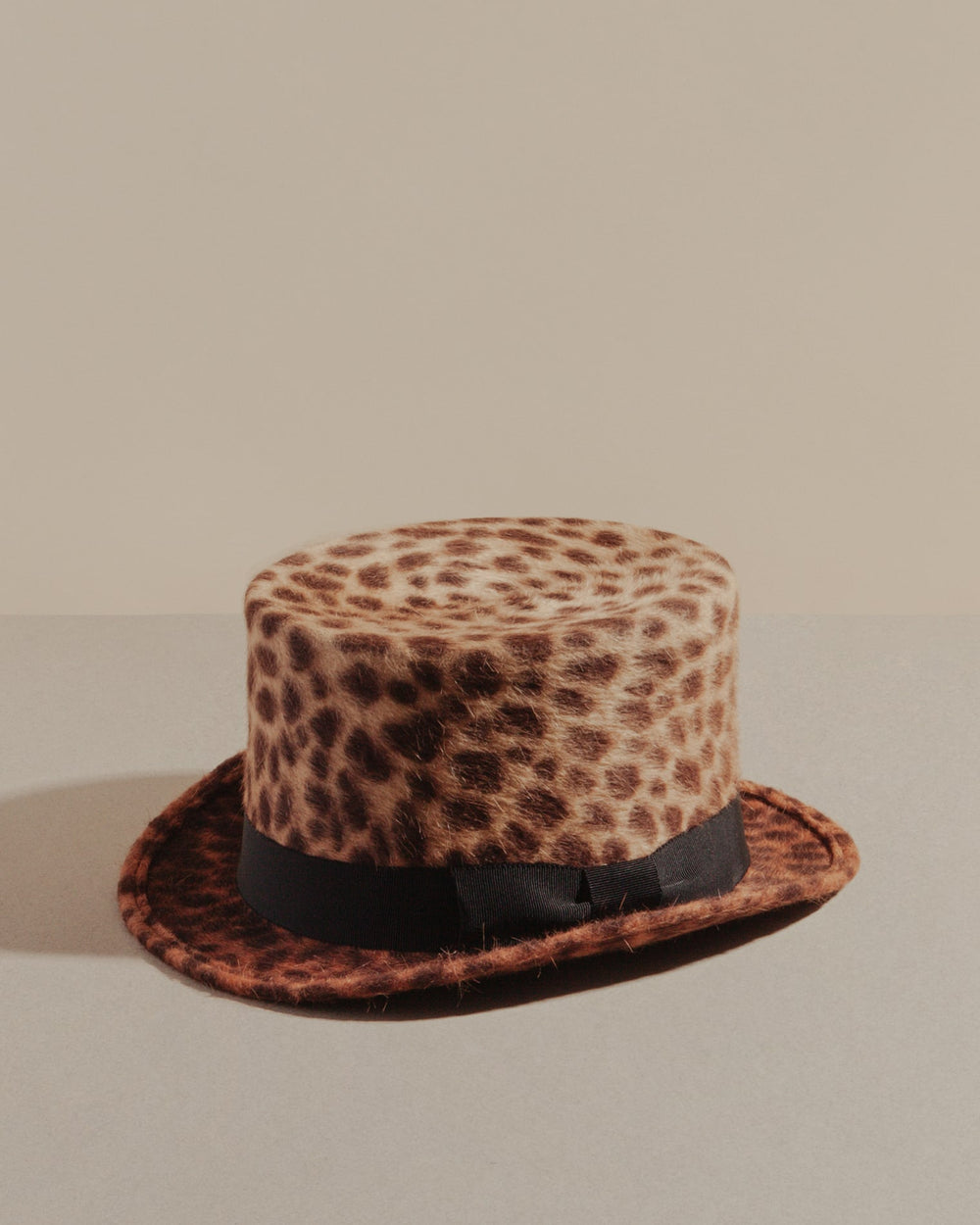 packshot leopard-print