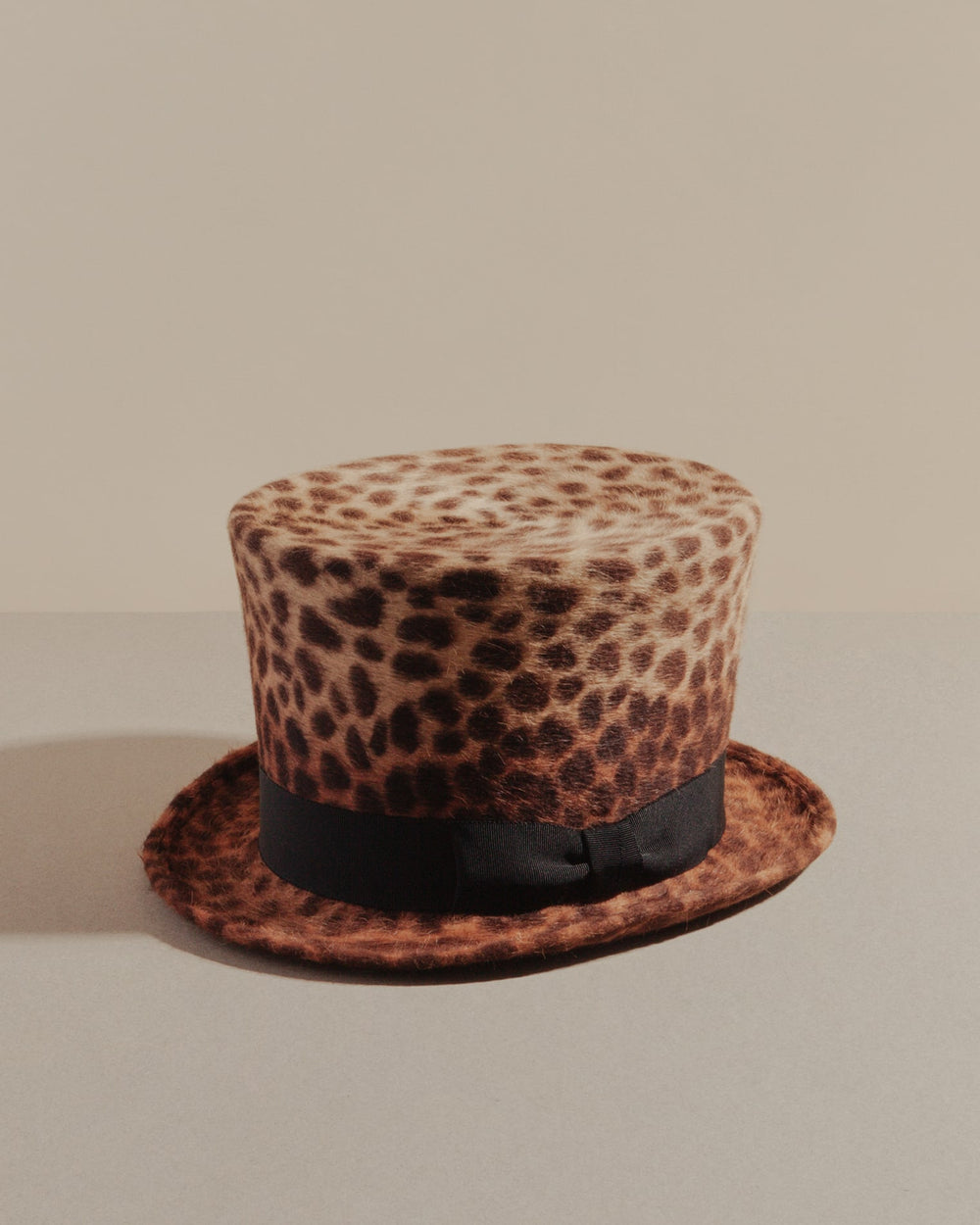 packshot leopard-print