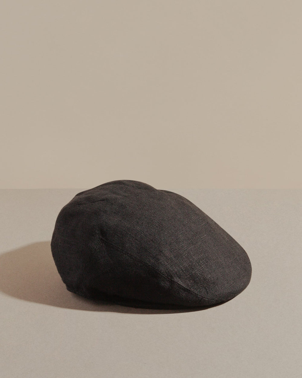 packshot black