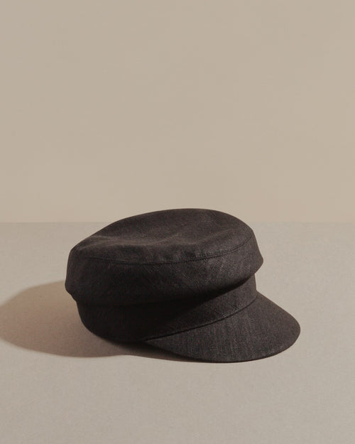 packshot black