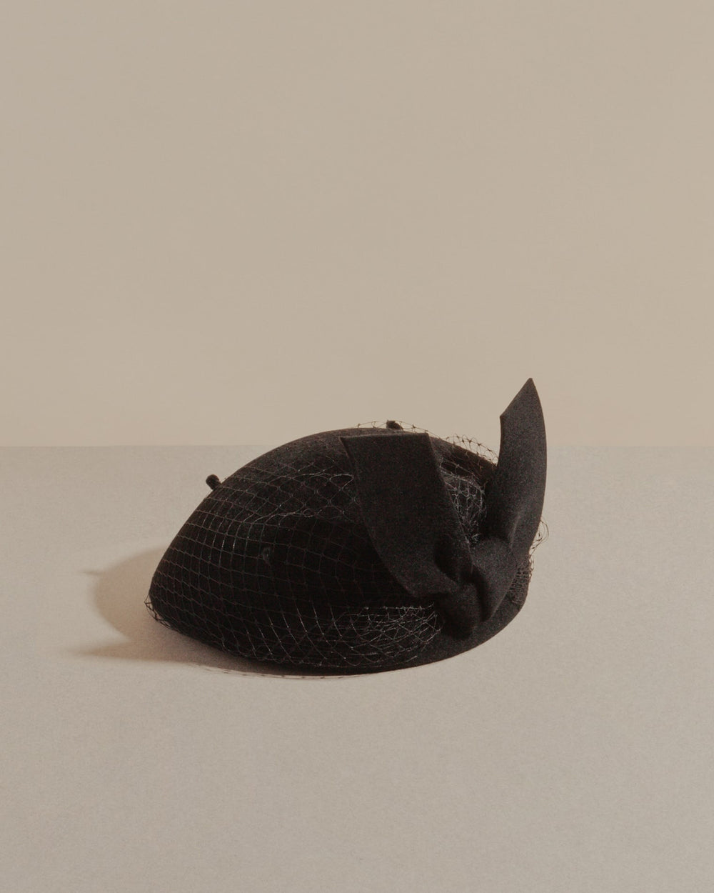 packshot black