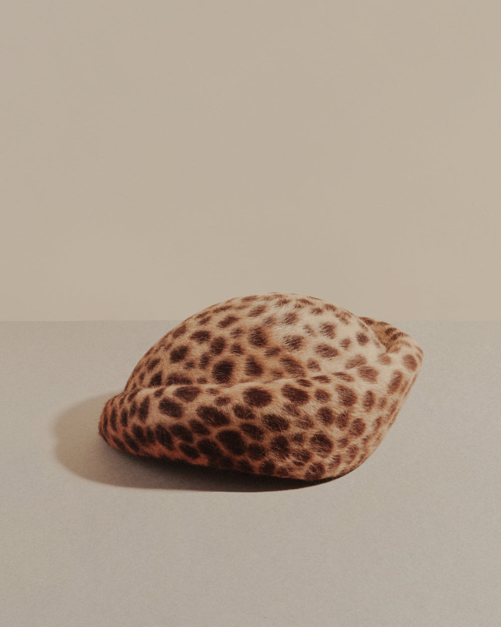 packshot leopard-print