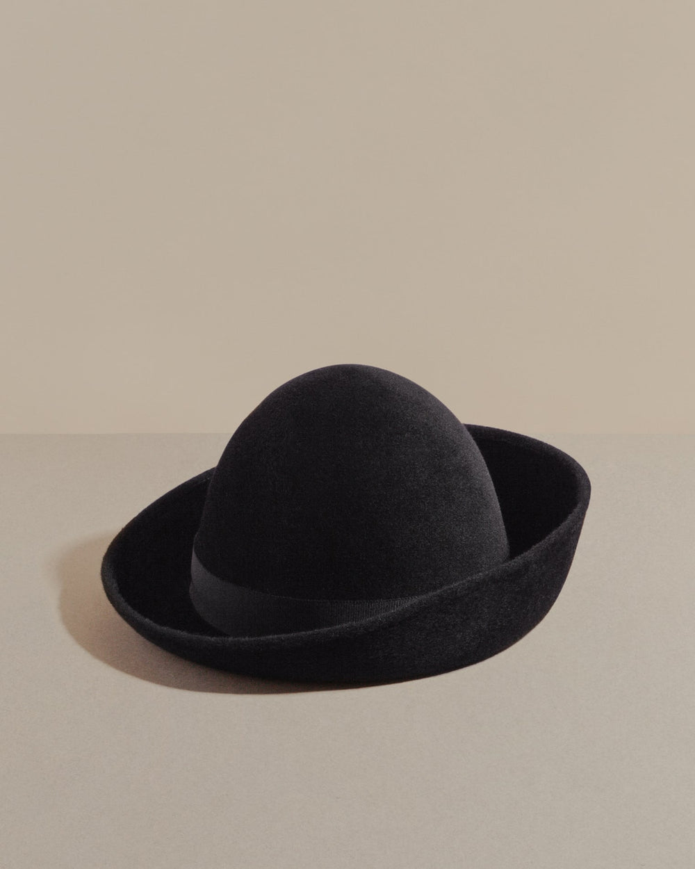 packshot black