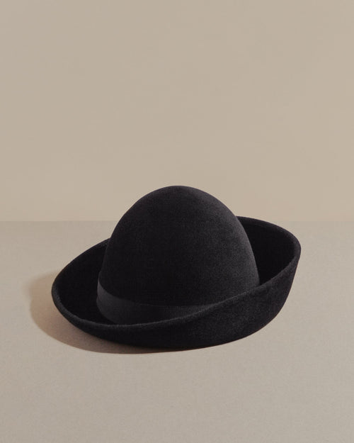 packshot black