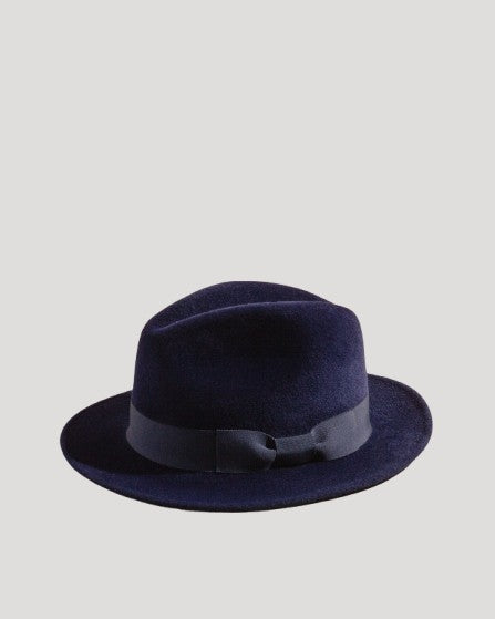packshot navy