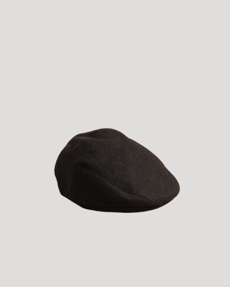 packshot black