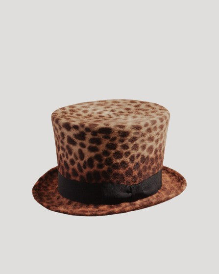 packshot leopard-print