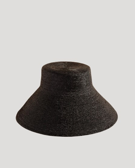 packshot black