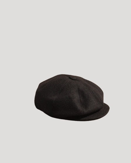 packshot black