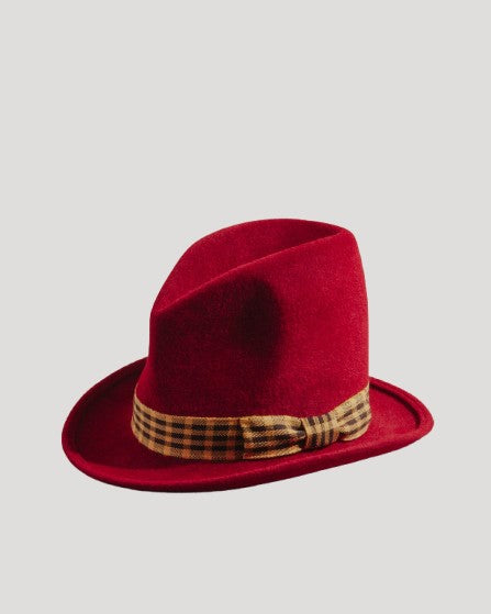 packshot cardinal-red