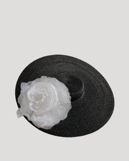 packshot black