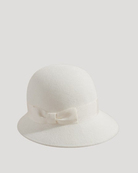packshot white