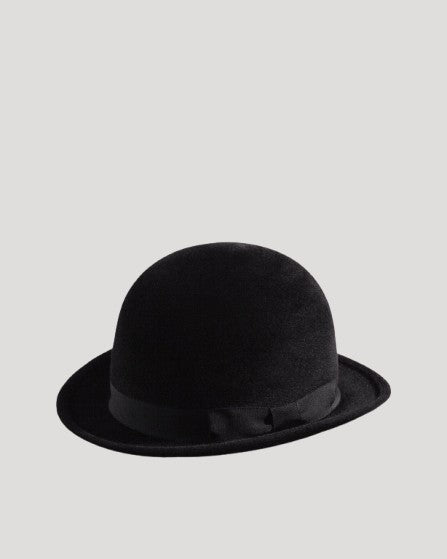 packshot black