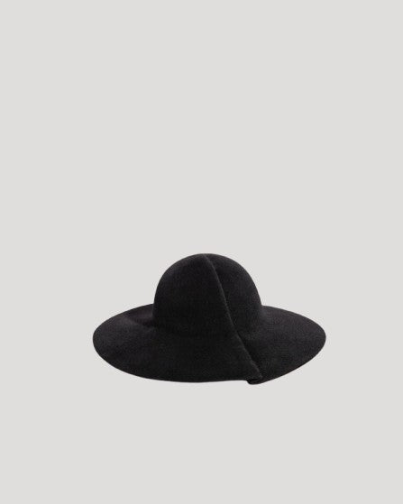 packshot black