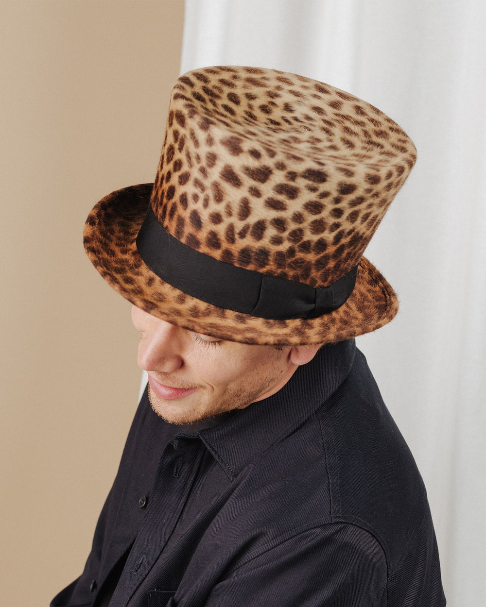 men wear leopard-print