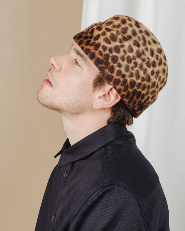 men wear leopard-print